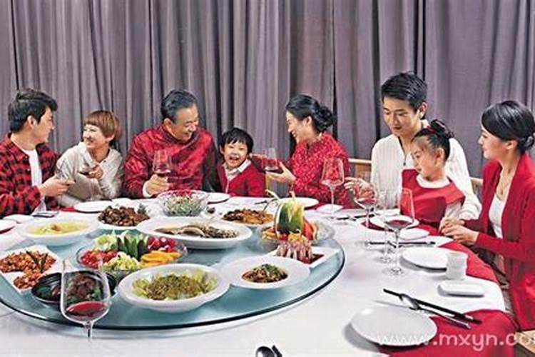 梦见姐妹聚餐