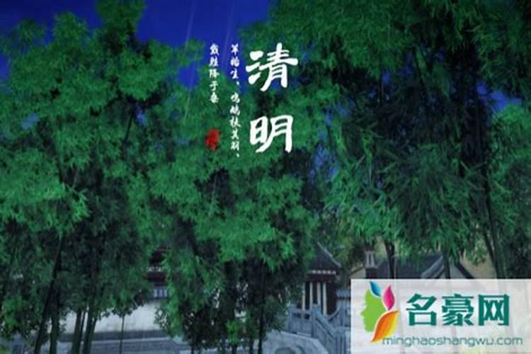 梦见自己往一桶米里接水,又倒了？