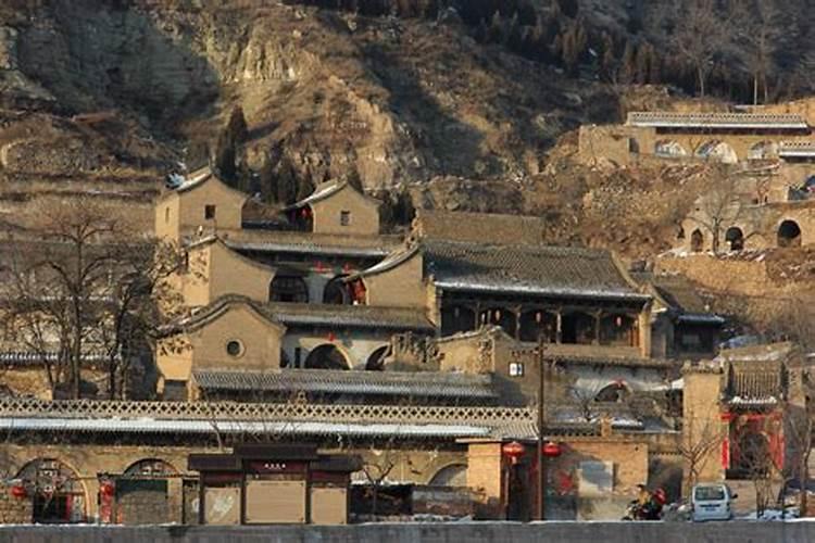 吕梁地区 生肖穿红的习俗？《冬至必须穿？》他到底多大？