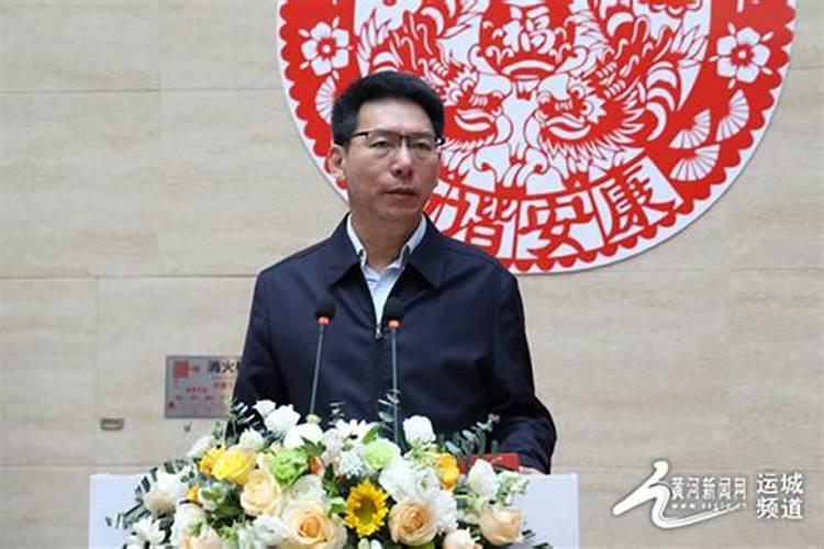 王维关于八月十五的诗
