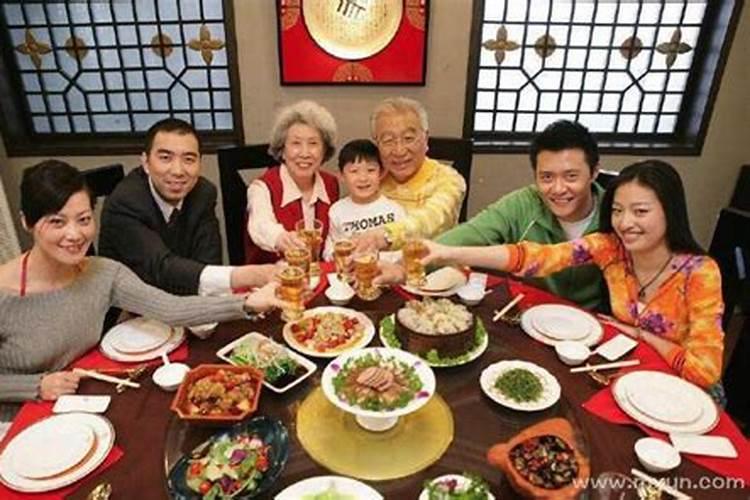 梦见很多人在一起聚餐