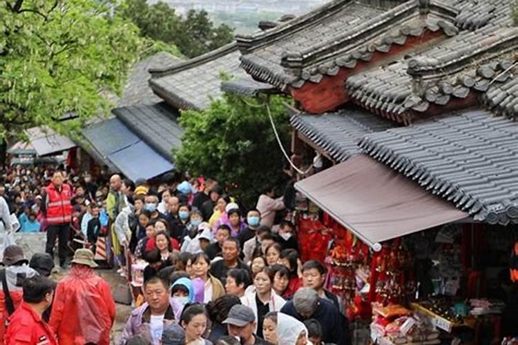 泰山碧霞祠栓娃娃什么时间去好