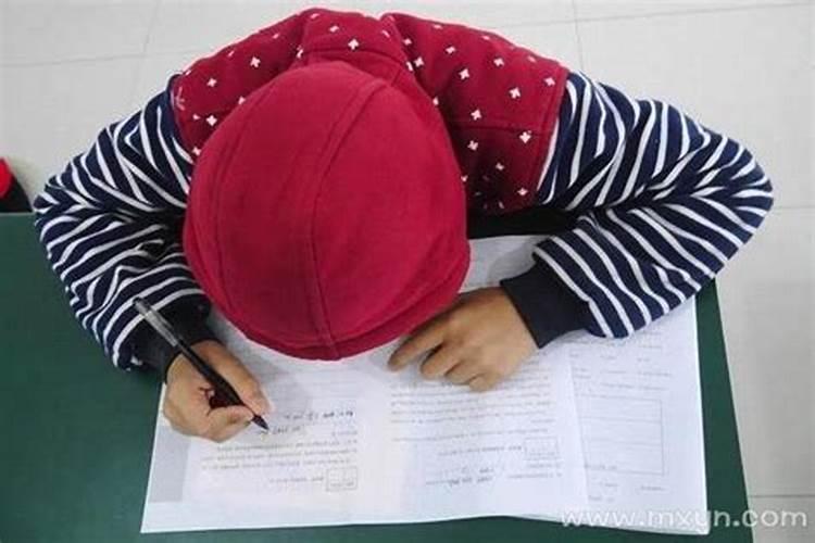 梦见自己抱着小孩是什么意思 梦见自己抱着小孩的含义