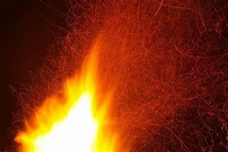 梦见大火爆炸是什么意思？
