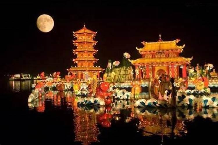 广东中秋节除了吃月饼外还有哪些特色风俗？
