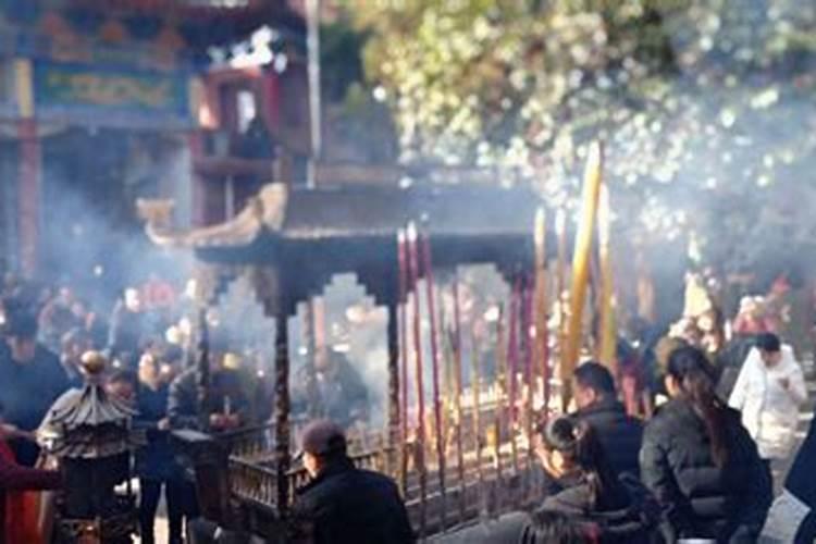 95年阴历正月猪二十五6点至7点生五行属什么缺什么？