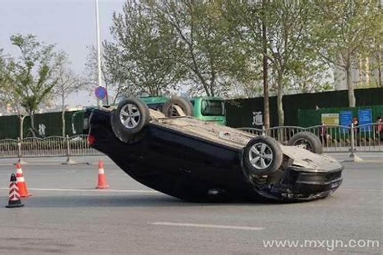 属蛇男5月出生命好吗 属蛇人5月走什么运