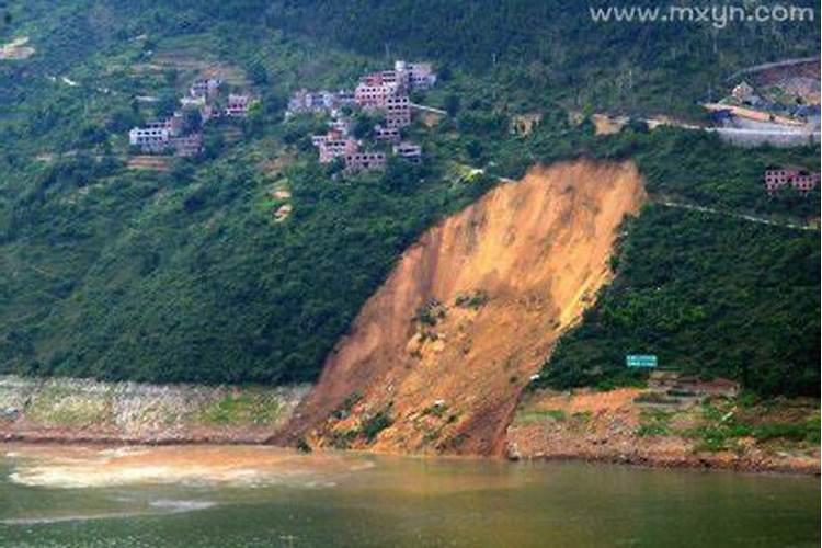 梦见山崩地裂洪水暴发的预兆