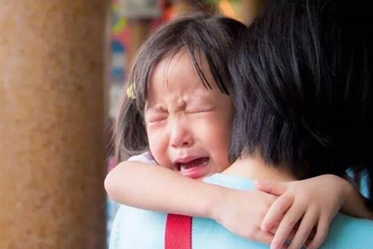 梦见有人生小孩,好可爱,我还抱了小孩