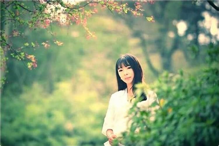 梦见女人与男人接吻