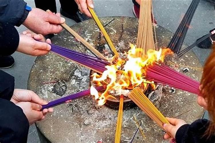 女人佩戴什么样的水晶可以增强运气？