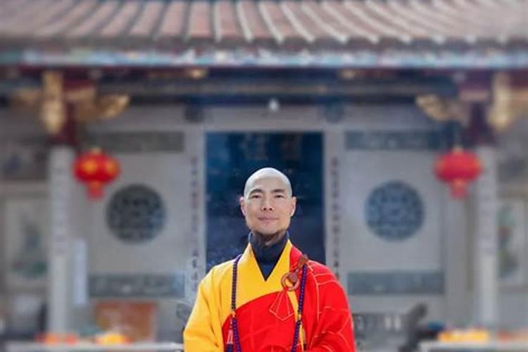 和尚是按袈裟分等级吗