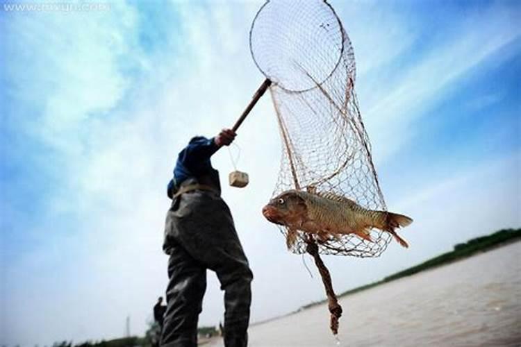 梦见撒网捕鱼什么意思 梦见撒网捕鱼的寓意