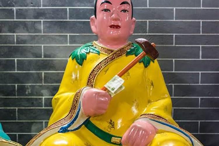 我跟男朋友在一起很多年 事业一直不顺利 他老笑话我说我有克夫相 我也...