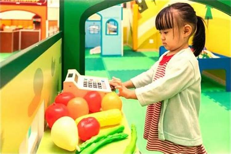 梦见自己给死去奶奶钱的预兆