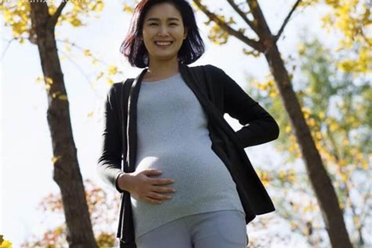 梦见我和一个女人在一起