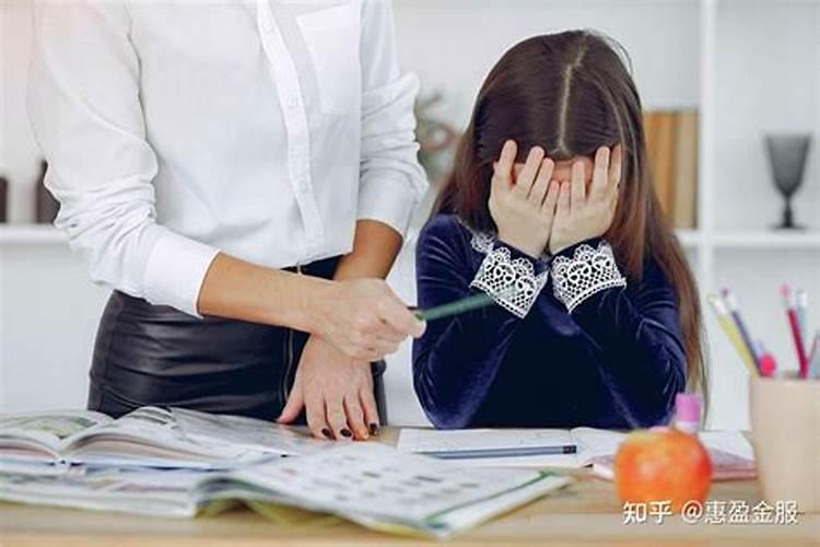 开头字幕有( 我命犯天煞孤星 无悟终老 孤独一生) 粤语的 叫什么歌...