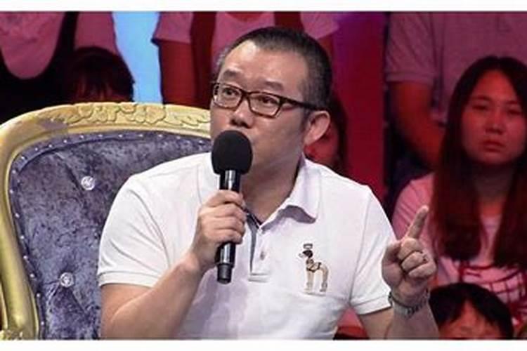 梦见死去的人还活着,自己还与她对话