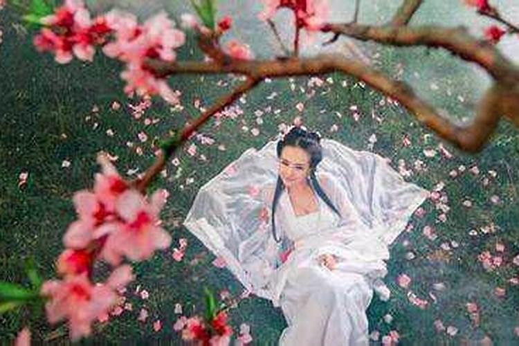 桃花在时柱