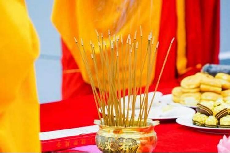 儿子阴历七月十五过生日,想提前过,有哪些时间比较好呢？