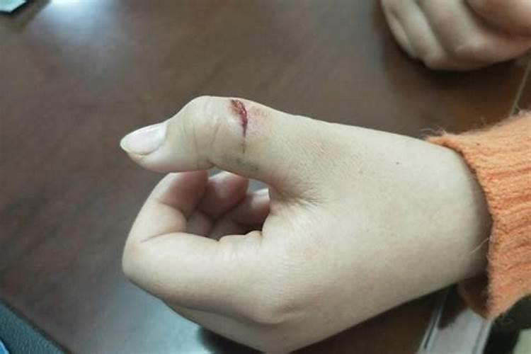 农历2000年10月1日的人是什么命,男性,戌时的人是什么命