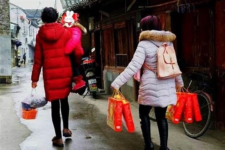 梦见活着的母亲去世自己大哭