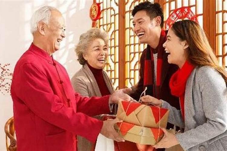中秋节一般送什么礼物给长辈？