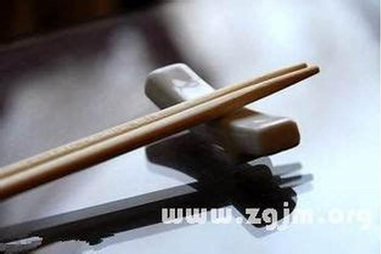 梦见捡好多好多筷子的预兆