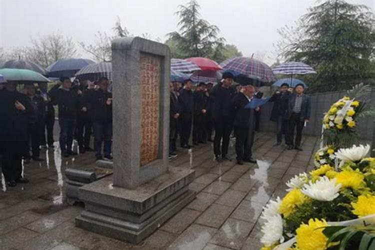 属鼠1996涧下水命桃花多