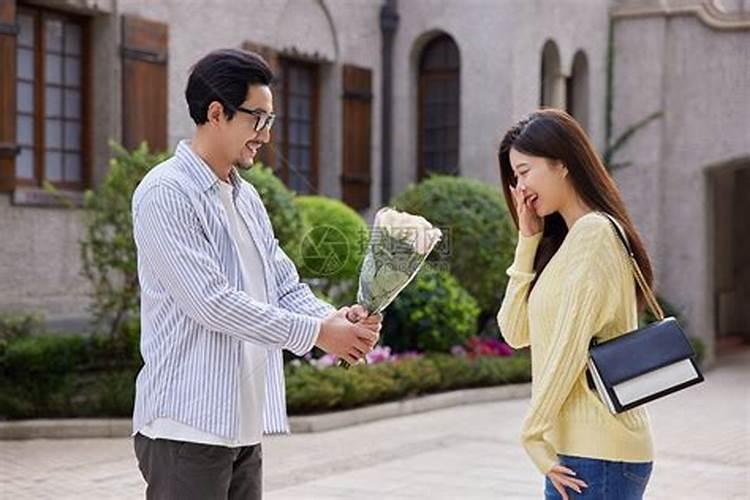 梦见女友送内裤给自己的预兆