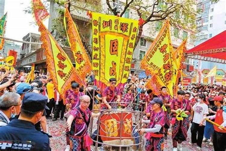 梦见自己帮别人家扫地的预兆