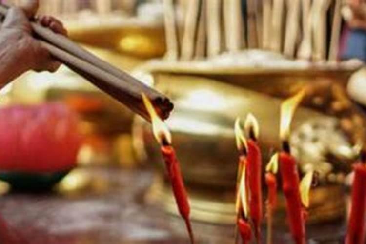 中元节上午烧纸还是下午烧纸 中元节上午能去公墓烧纸吗