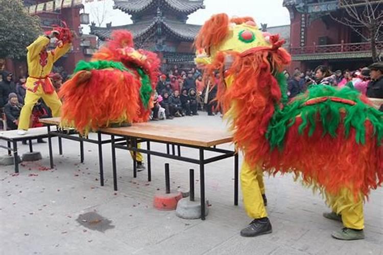 请问一下烂沙发一般扔哪里