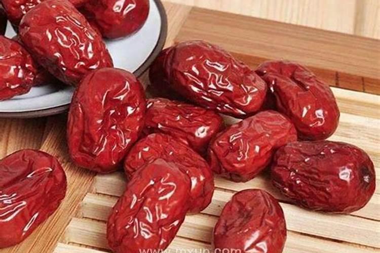 梦见吃红枣是什么征兆？