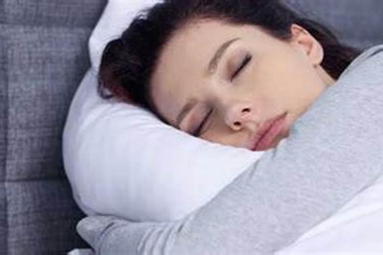 梦见自己的手被人家无意中划了很深的口子最后又长好了？