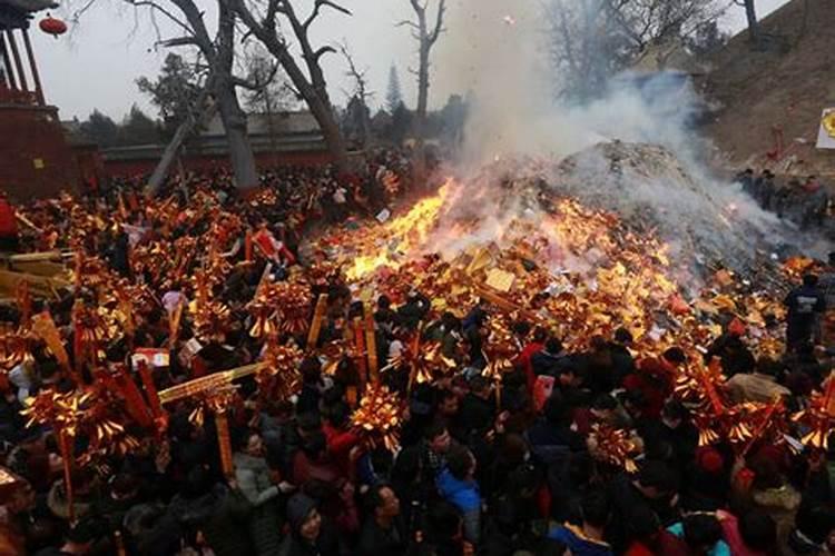 正月初一烧香祈福多少根香比较好