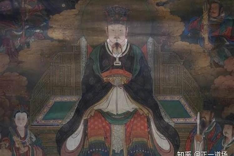 你生活中见到的迷信的人干过哪些事？