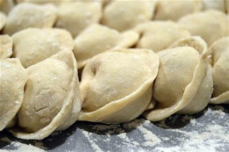 梦见吃肉饺子是什么意思？