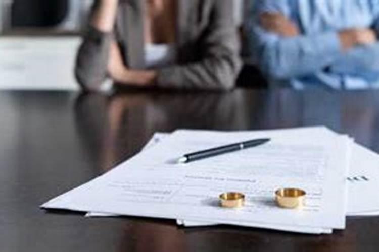 梦见和老婆吵架闹离婚是什么意思