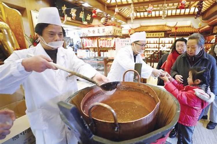 你的家乡过年有什么习俗？