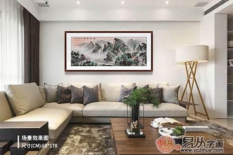 客厅东北方位适合挂什么画最好？