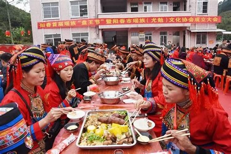 今天阴历七月十五去看病人好吗？