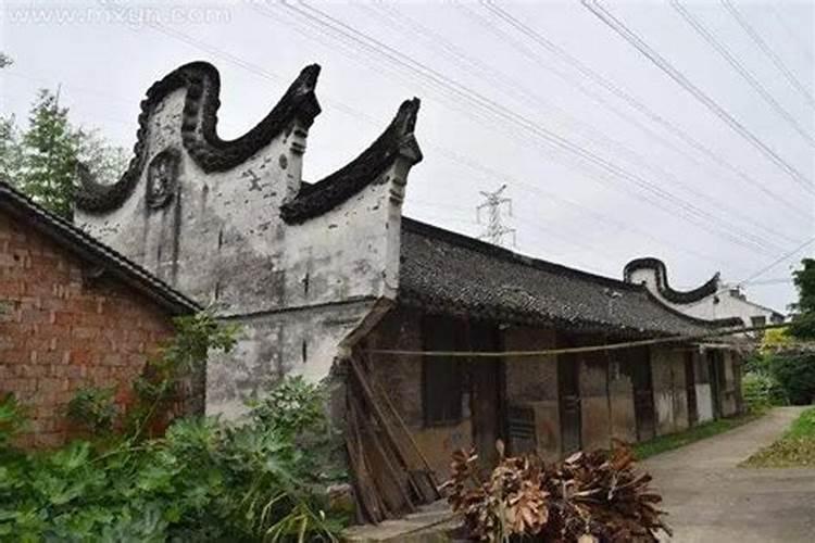 梦见和已故的母亲吵架的预兆