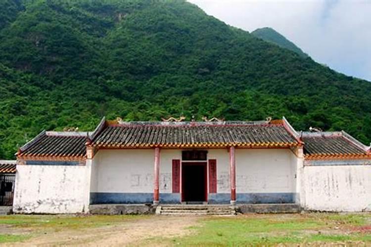 大寒节气腊八古诗名句(冬与春交替,梅柳待阳春)