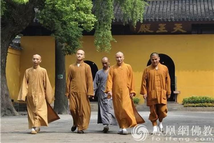 梦见多年没见的同学在家中相聚的预兆