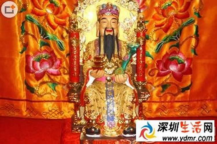 2025年12月10号农历十月二十六出生的男孩生辰八字起名