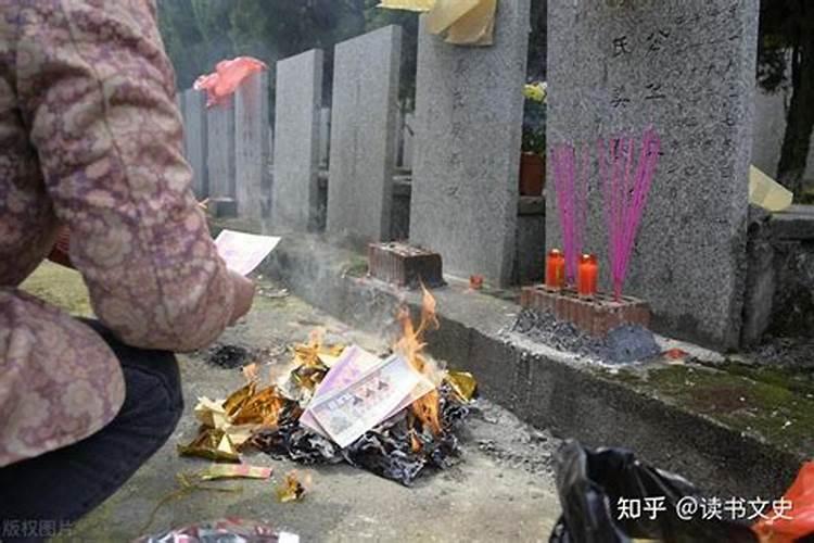 中元节该烧什么纸钱 中元节该烧什么样的纸钱呢