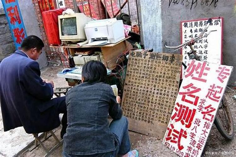 梦到蛇攻击自己预示着什么？
