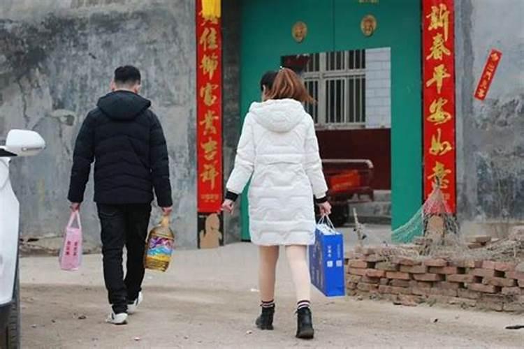 ...自己在娘家那些熟悉的地方和娘家的人在一起做事,但是娘家