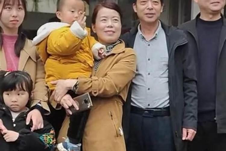 梦见海水涨潮向自己涌来有什么预兆？是什么意思？